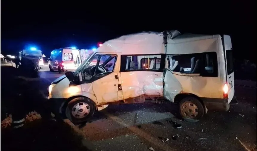Havza'da yolcu otobüsü minibüsle çarpıştı: 1 ölü