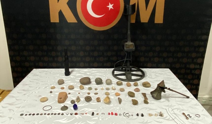 Amasya'da 83 parça tarihi eser ele geçirilen operasyonda 2 şüpheli yakalandı